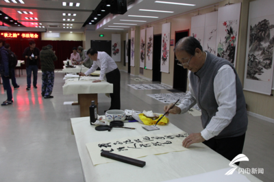 墨香潤(rùn)社區(qū) 書法名家與島城愛好者面對(duì)面藝術(shù)交流